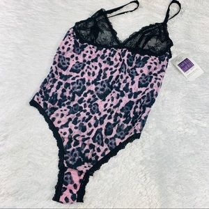 Hanky Panky Pretty Leopard Thong-Back Body Suit